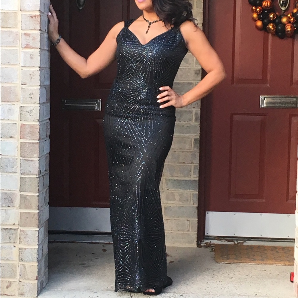 ⛄️Black sequin gown